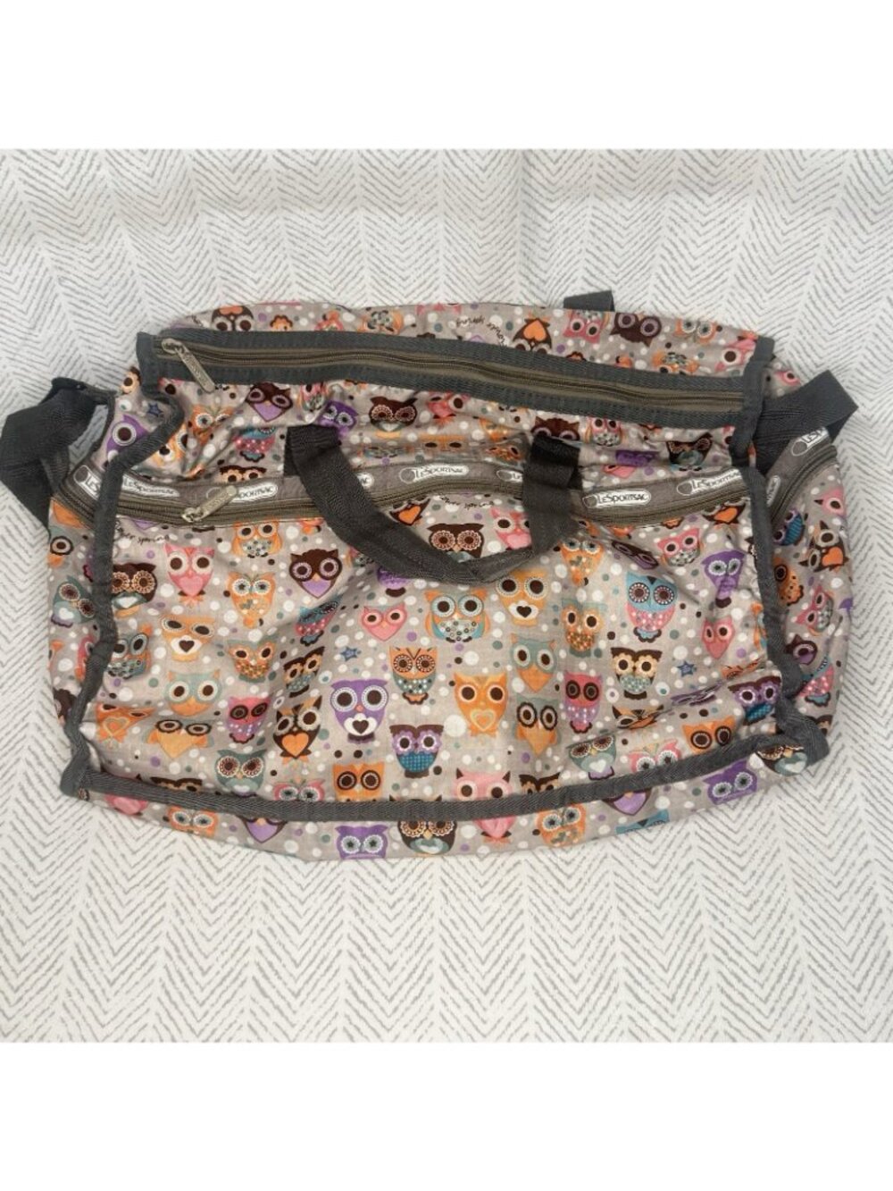 LeSportsac Weekender Travel Bag Duffel Hoot Owl Gray Pink Orange Lightweight - Picture 4 of 11
